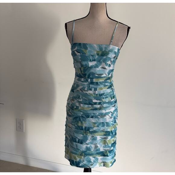 Collection Dresses & Skirts - NWOT Never Worn Women's Collection Dress Size 4